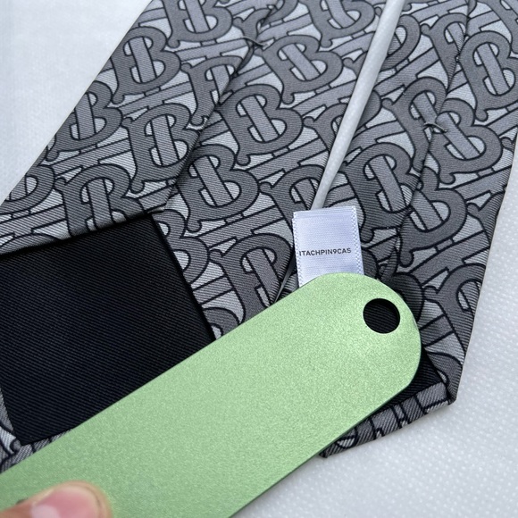 🔥TB MONOGRAM🔥🆕💯ICON BURBERRY GRIS LIMITED PRINT MOTIF TIE🔥EXCLUSIVE🔥 - Picture 10 of 14